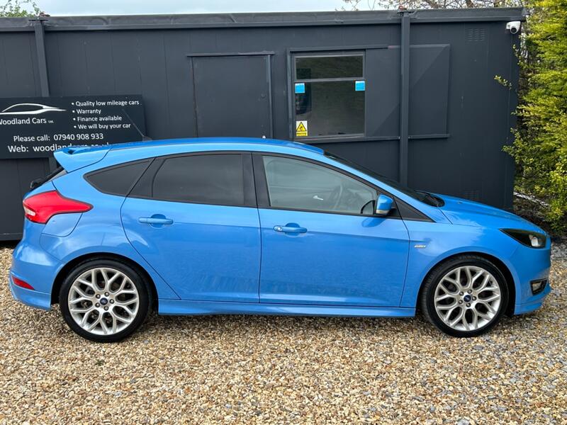 View FORD FOCUS 1.0 T EcoBoost ST-Line