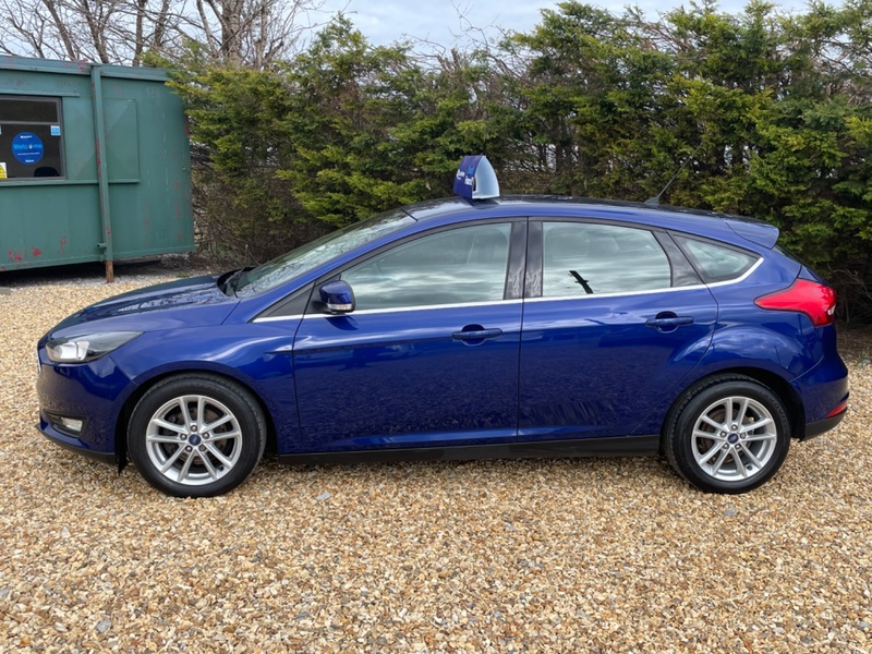 View FORD FOCUS ZETEC WITH FULL SERVICE HISTORY