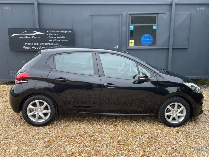View PEUGEOT 208 PURE TECH ACTIVE 1.1 WITH JUST 27993 MILES
