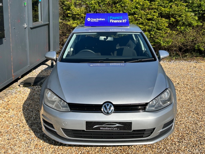 View VOLKSWAGEN GOLF S TDI BLUEMOTION TECHNOLOGY